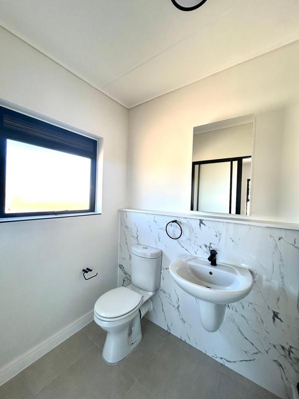 To Let 1 Bedroom Property for Rent in Somerset West Western Cape